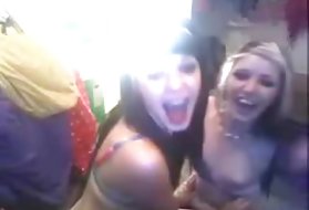 Porno video sunku analinis žiūrėti, dviejų karštų merginų, kamera mergaitė rodo