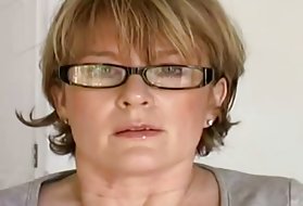 Narkotikų dukra porno daro savo kelią (nonude masturbacija)