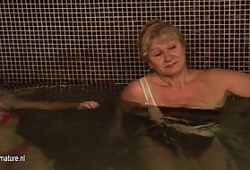 Nuostabus video, naujus brandžios ponios, dušas ir vonia, vidurinės mokyklos brandus, dušas porno senas vokiečių
